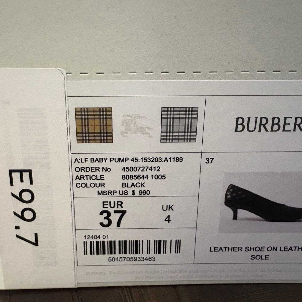 Burberry Black Quilted Kitten Heel Pumps size 37 (new w/box) - Picture 2 of 9